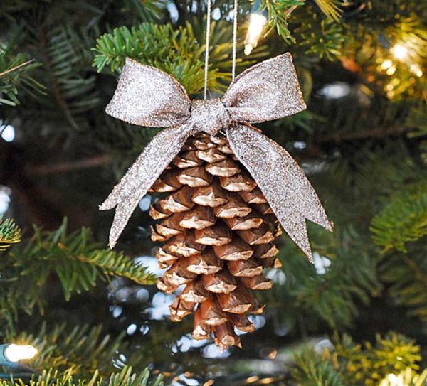 pine cone decoration 1